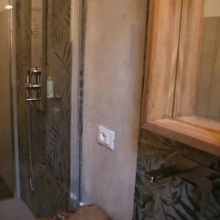 Apartment Great In Great Location *